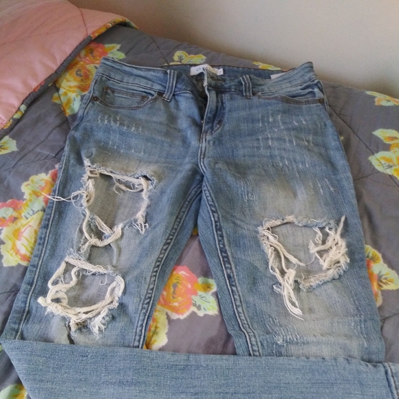 Oasis Pants - Oasis size 7 distressed jeans